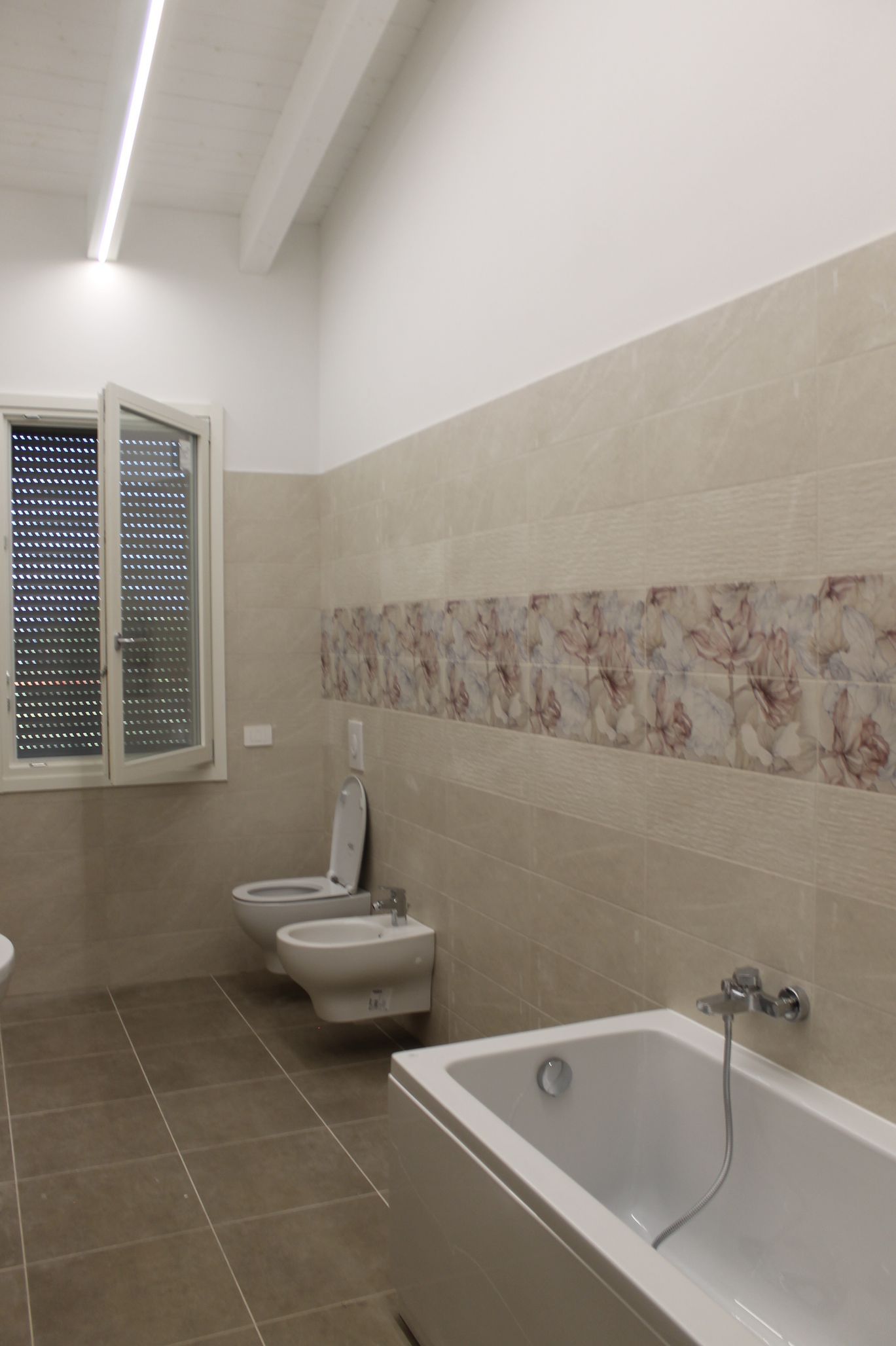 bagno di nuova costruzione a Castiglione di Stiviere