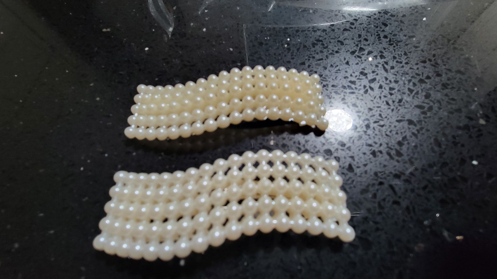 RF368 - 2 Pair White Wavy Mini Rectangle Pearl.
