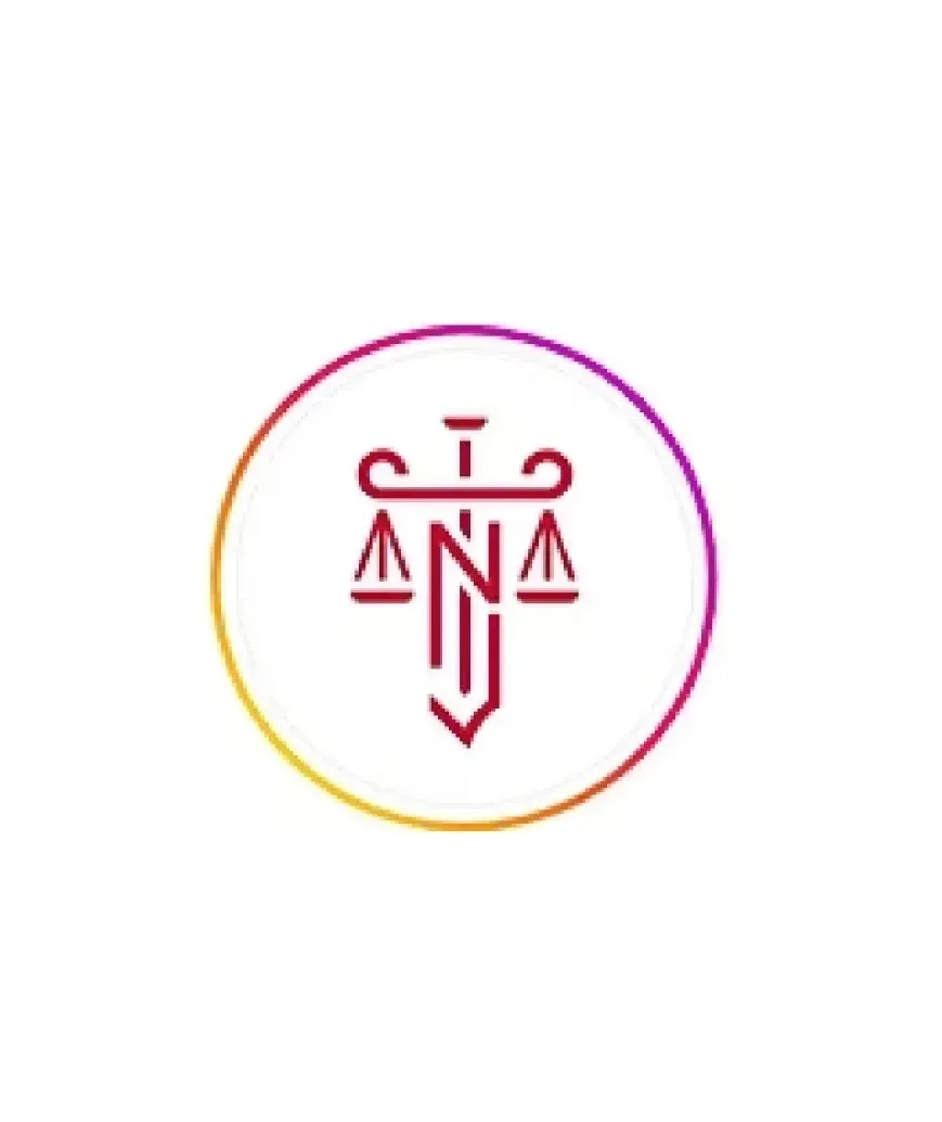 Logotipo circular vermelho e dourado com escamas estilizadas e a letra N no interior.