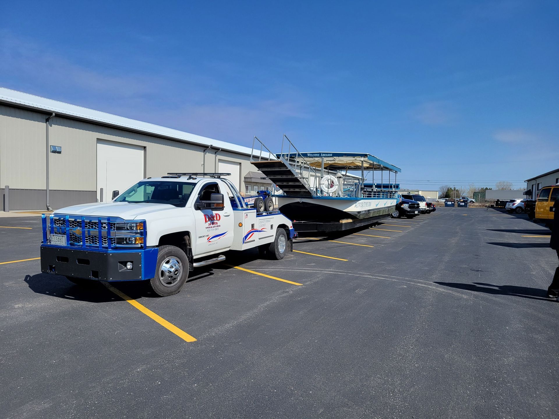Long-distance Towing Services - Appleton, WI - D & D 24 Hr Towing Inc