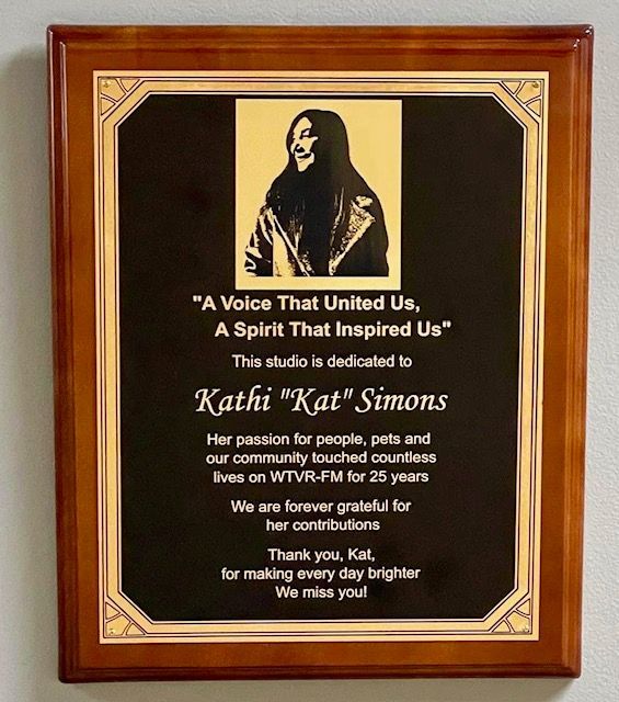 A plaque that says 