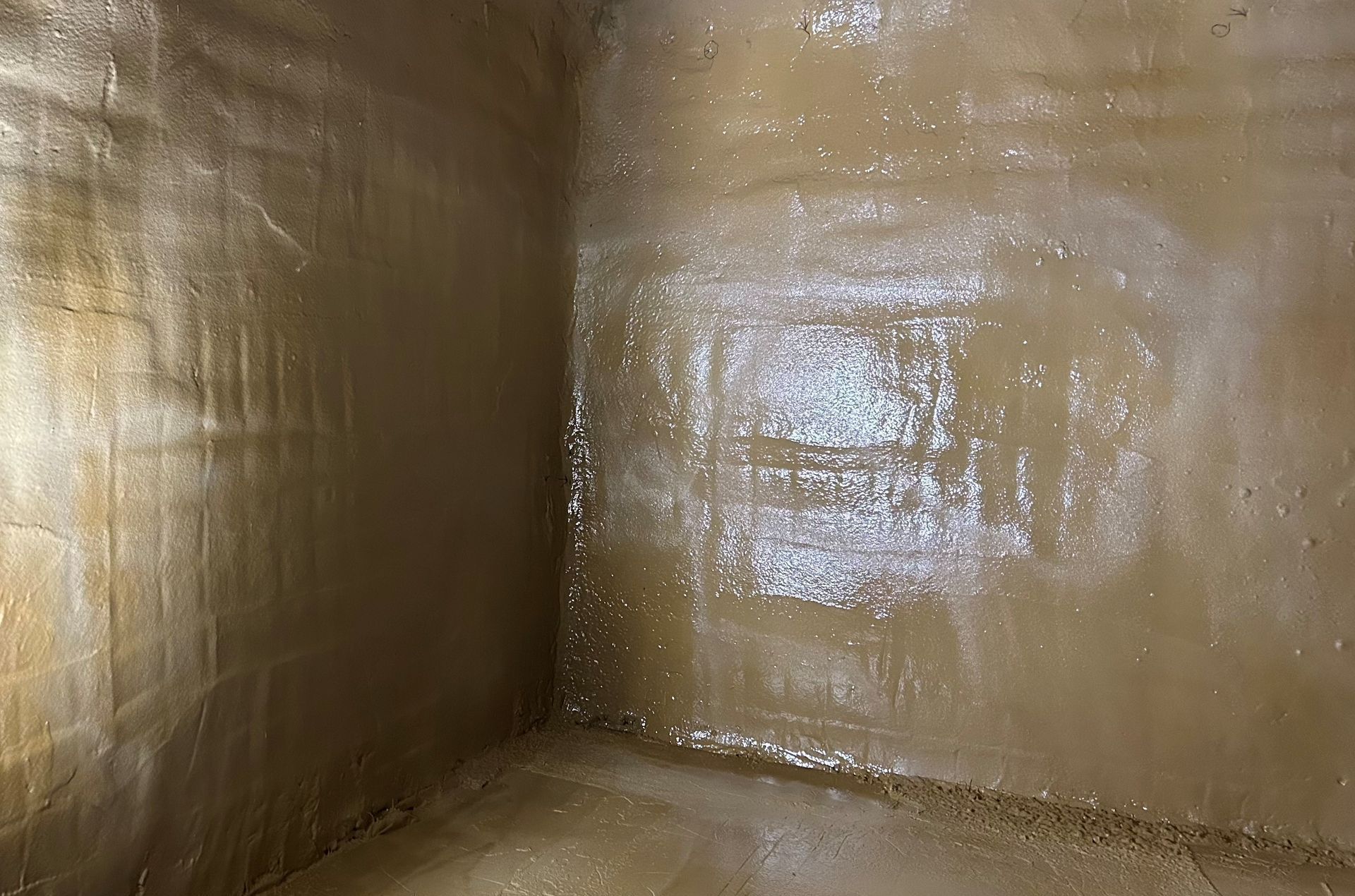Final monolithic polyurethane Sprayroq liner