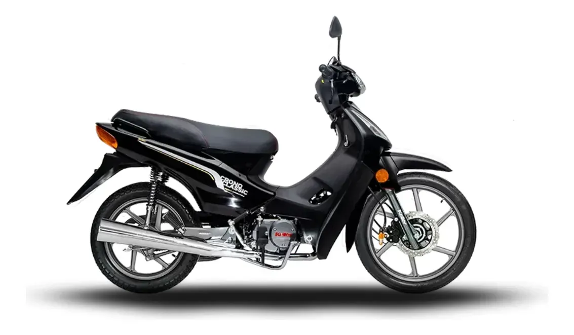 Motocicleta scooter azul sobre fondo blanco, vista lateral