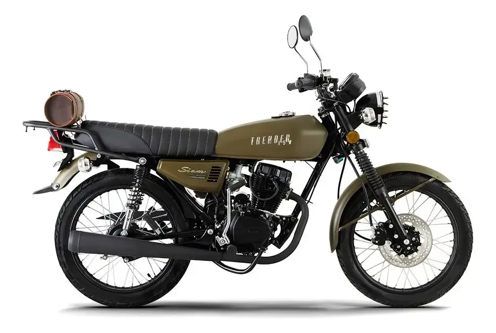 Motocicleta de estilo vintage en negro y verde oliva con faro redondo, espejos y portaequipajes trasero, sobre fondo blanco.