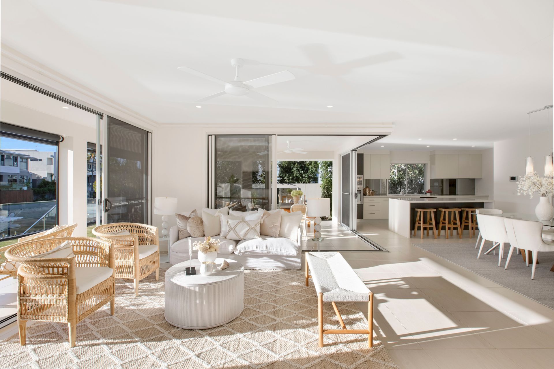 A Bright, Modern Open-plan Living Room — Michael Duncan Constructions Pty Ltd in Burleigh Heads, QLD