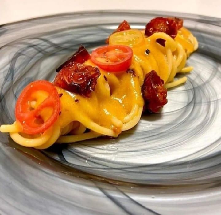 spaghetti con pomodorini freschi