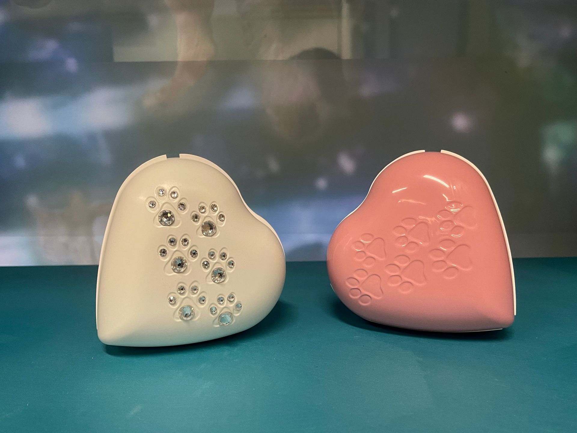 urne a forma di cuore di cremazioni animali onoranze funebri Ballotta