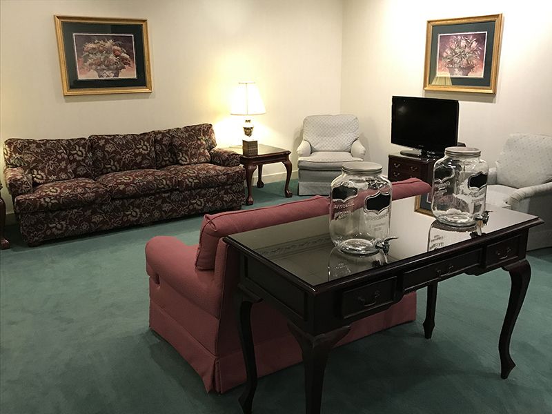 baker-funeral-home-waiting-area
