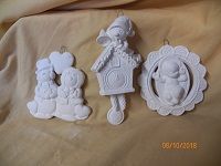 3 ornaments in set 31