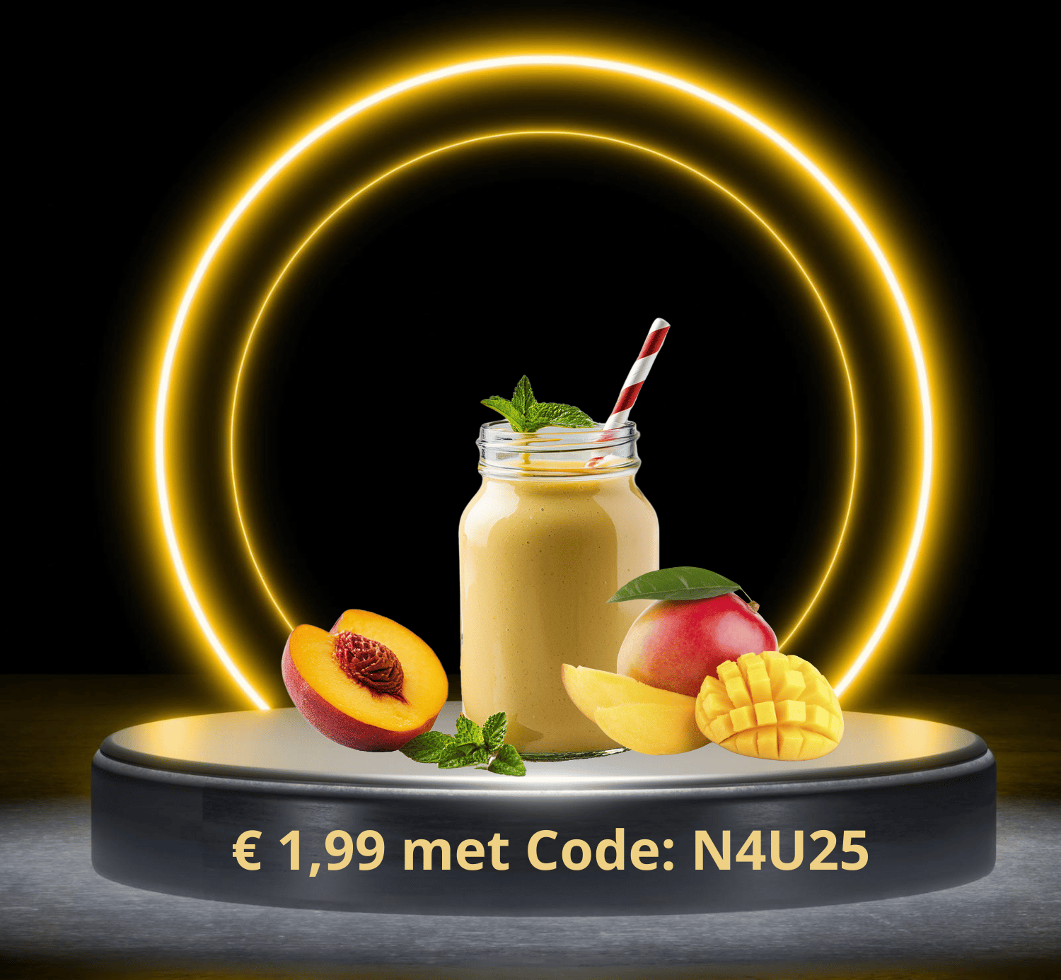 Een perzik-mangosmoothie in een potje met een rietje