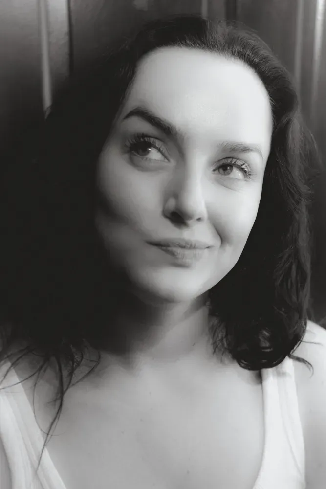 Black and white portrait of artist Charlee Remitz