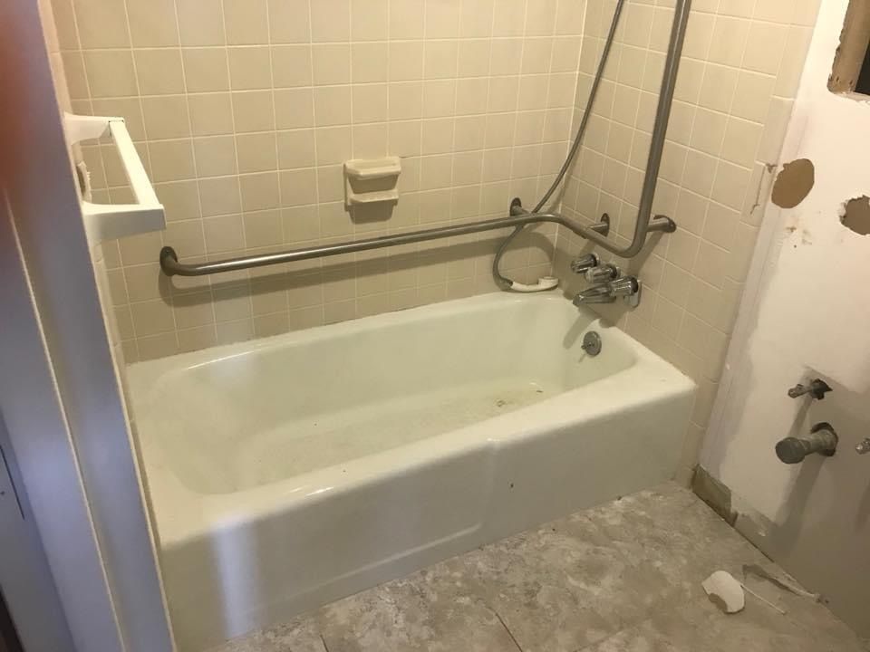 Before Bathtub Conversions — Kernersville, NC — RENEW-It Master
