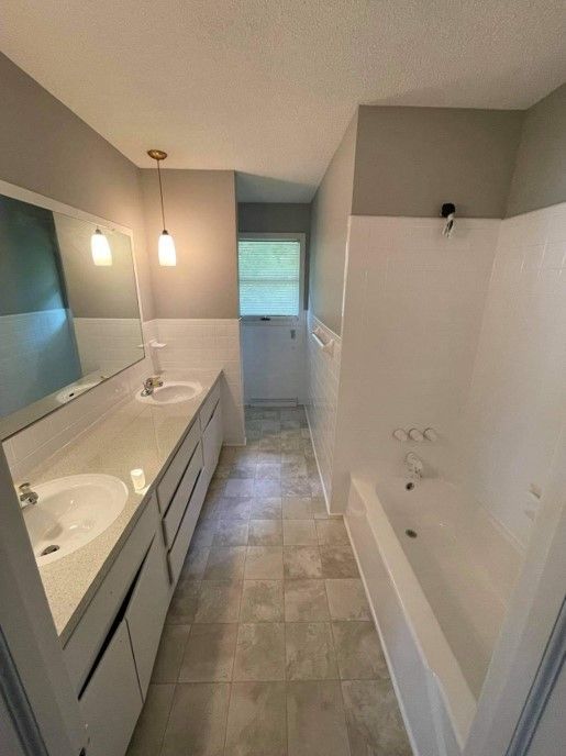 After Refinishing Bathroom — Kernersville, NC — RENEW-It Master