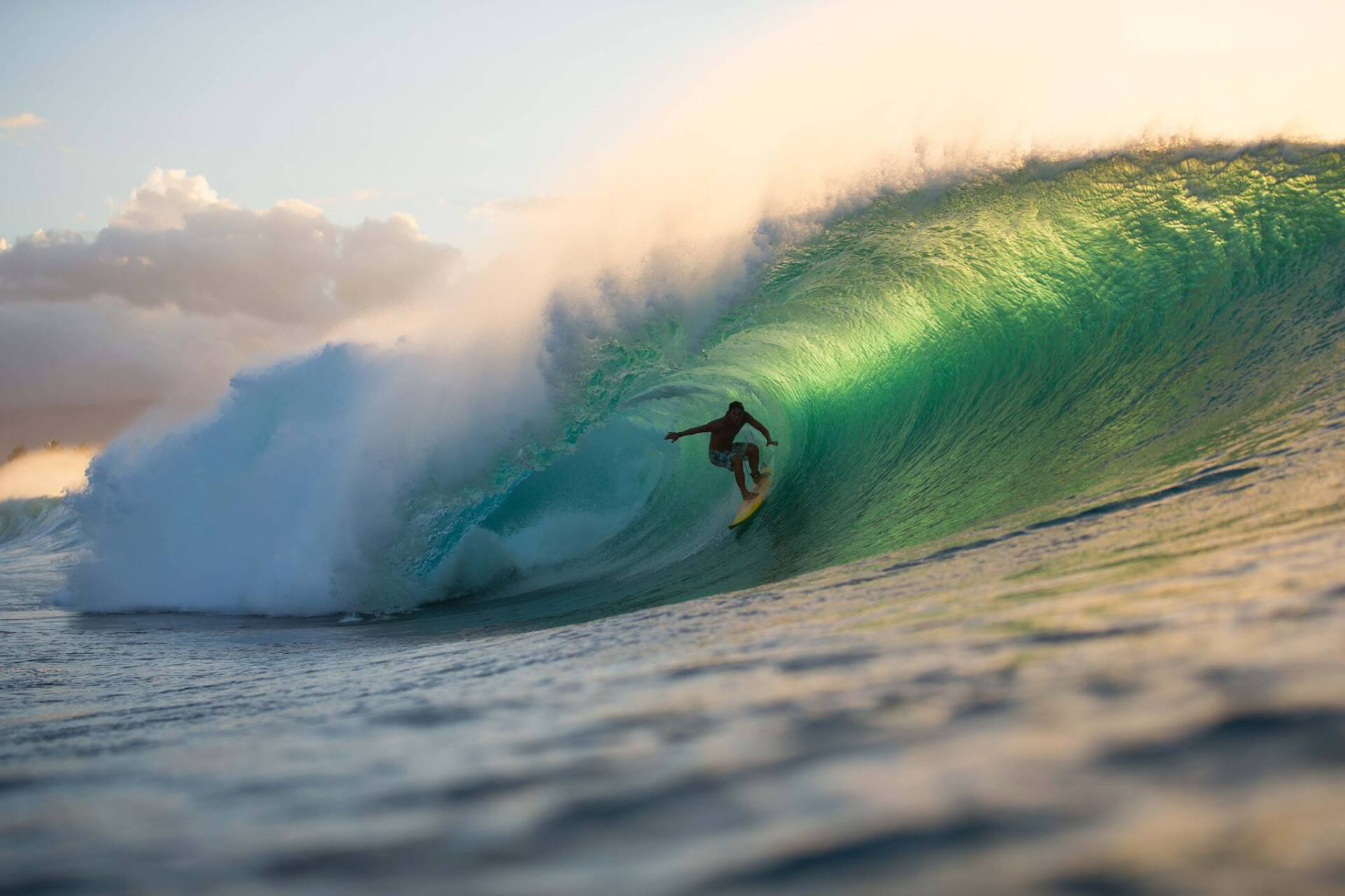 surfing lessons with pros Tamayo Perry