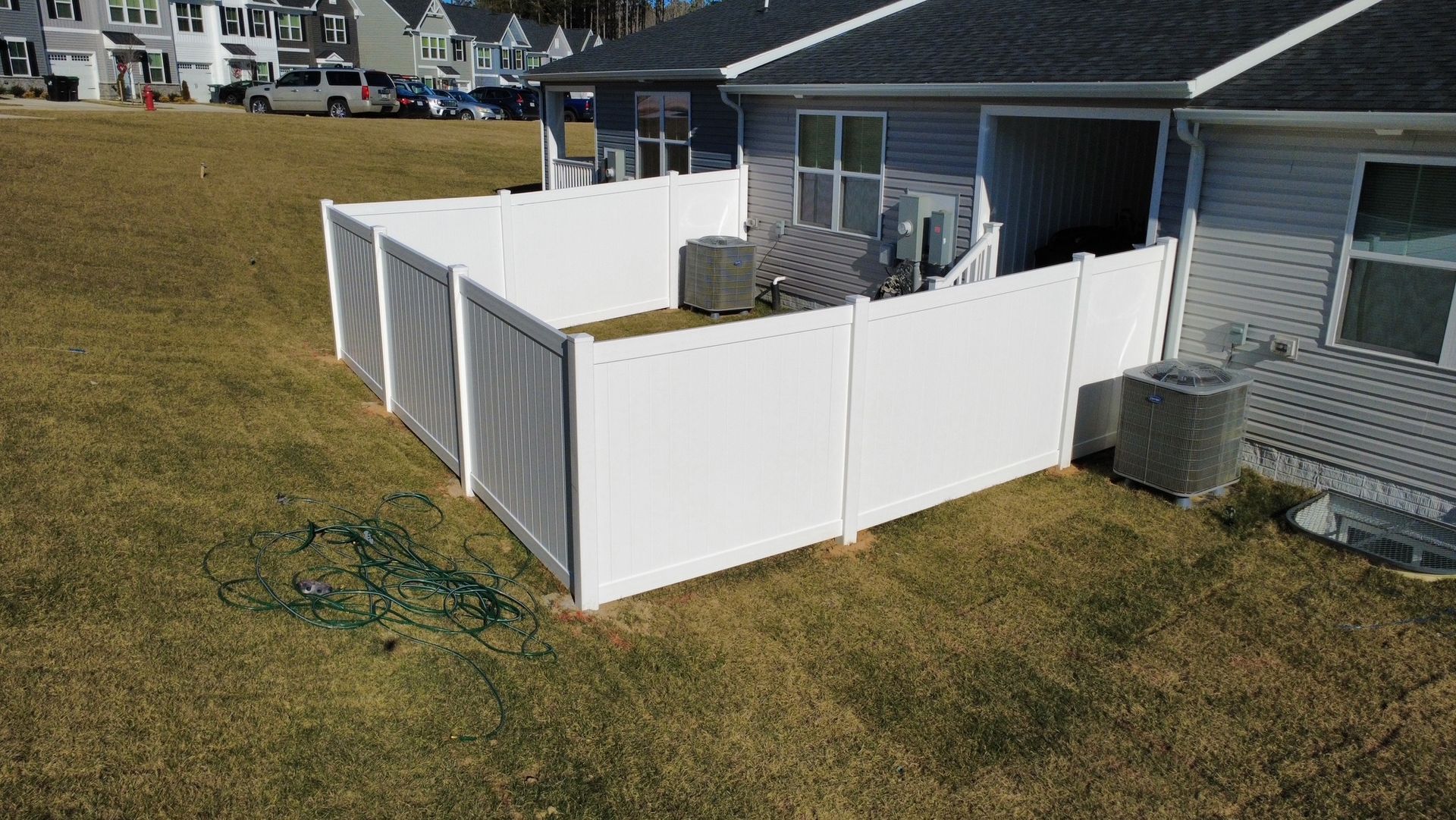 vinyl picket fence