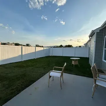 vinyl fence
