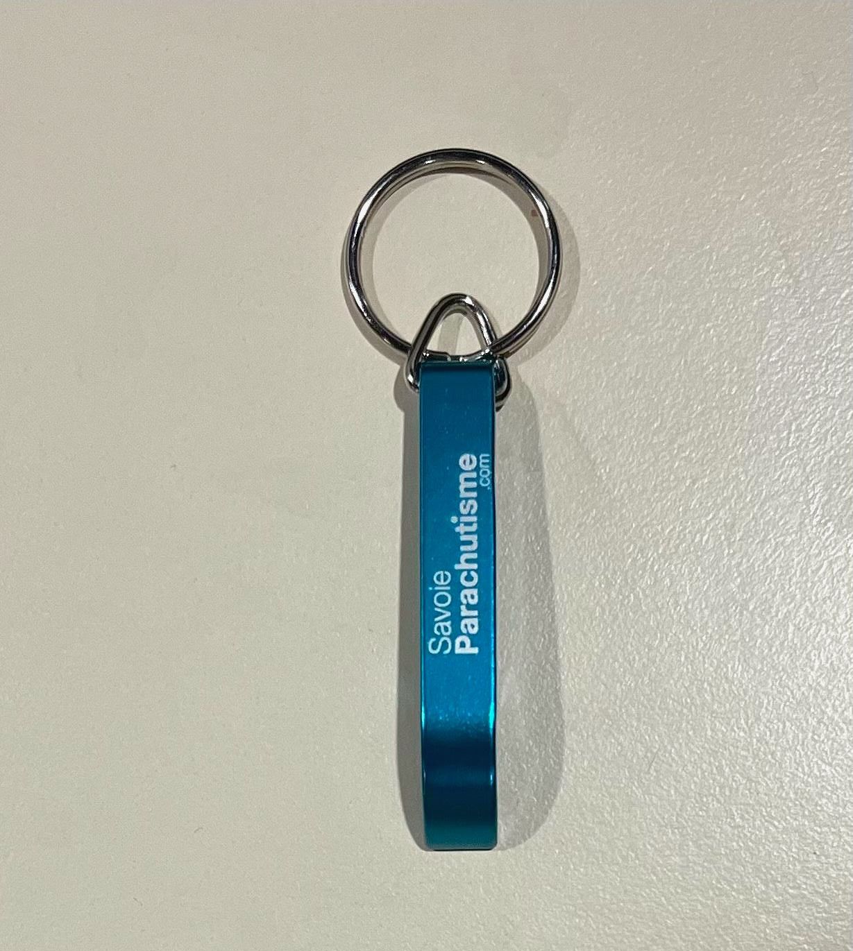 Porte-clés bleu avec le texte 