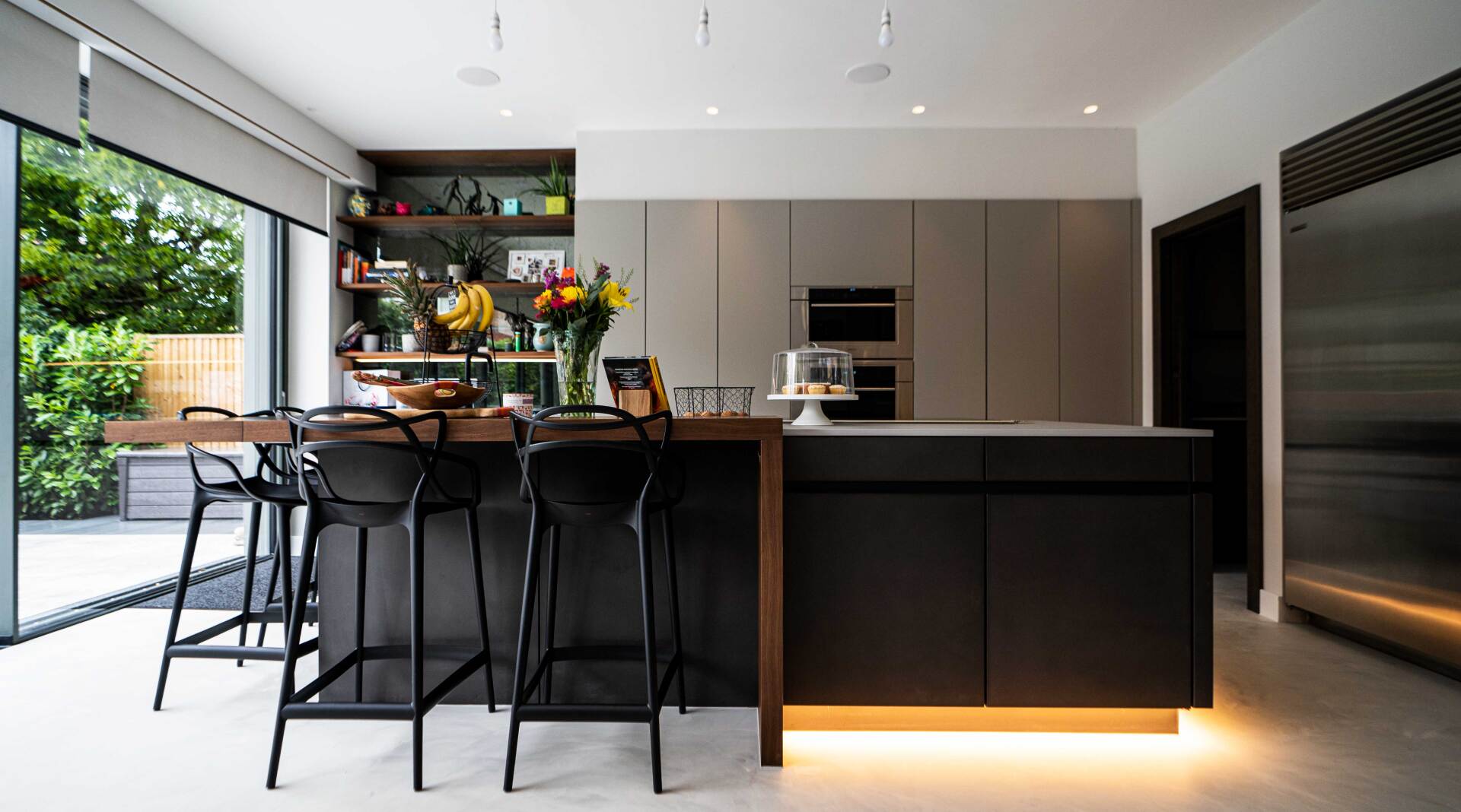kitchen light grey resin floors