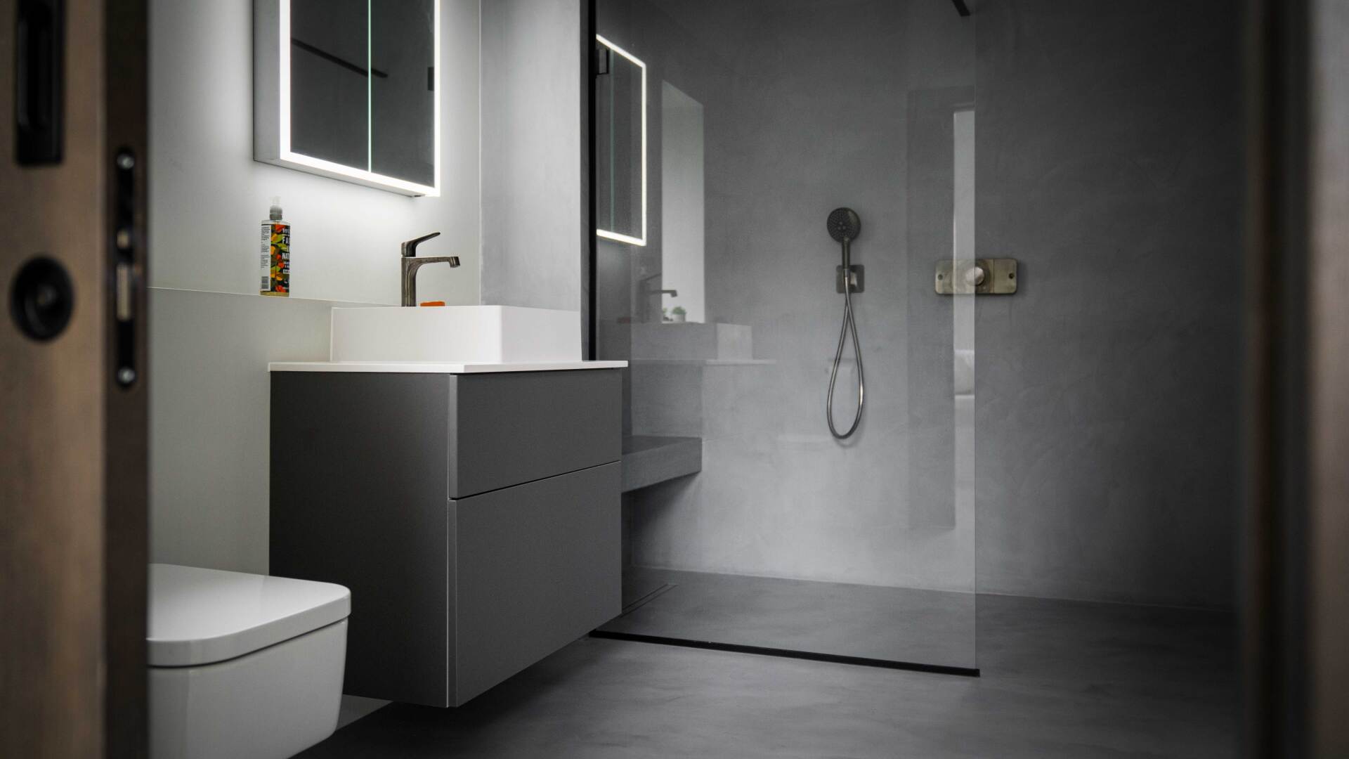 Resin walk in shower