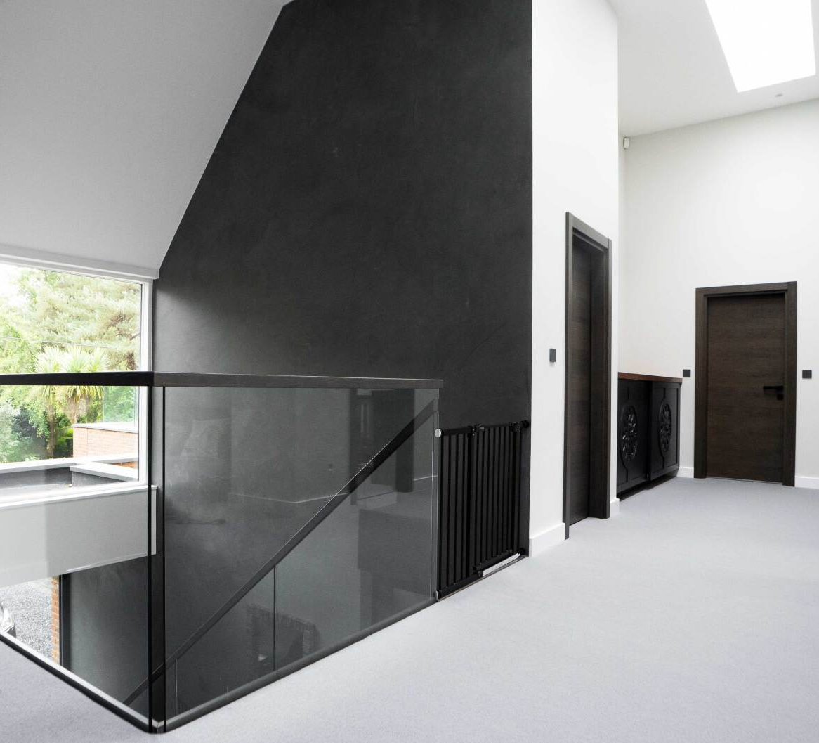 Resin wall feature