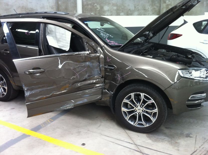 Before SUV Repair — Melbourne, VIC — Nunawading Panels