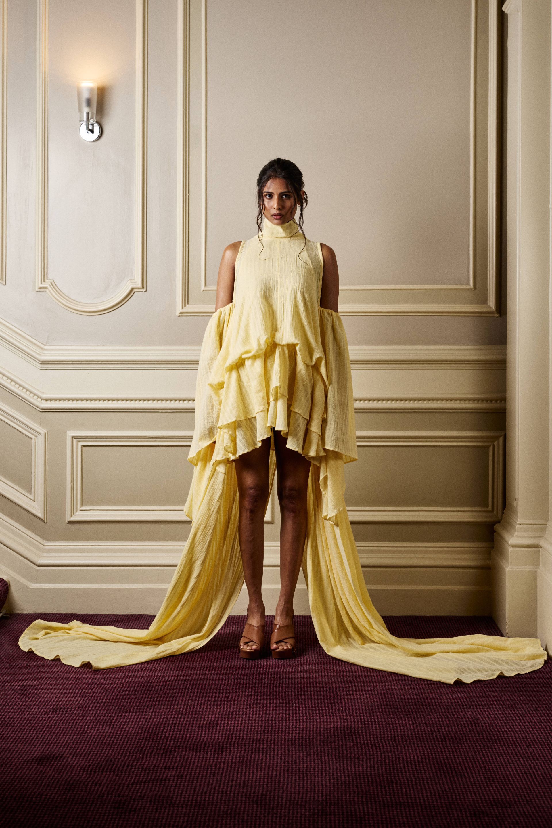 Yellow high-neck dress with train