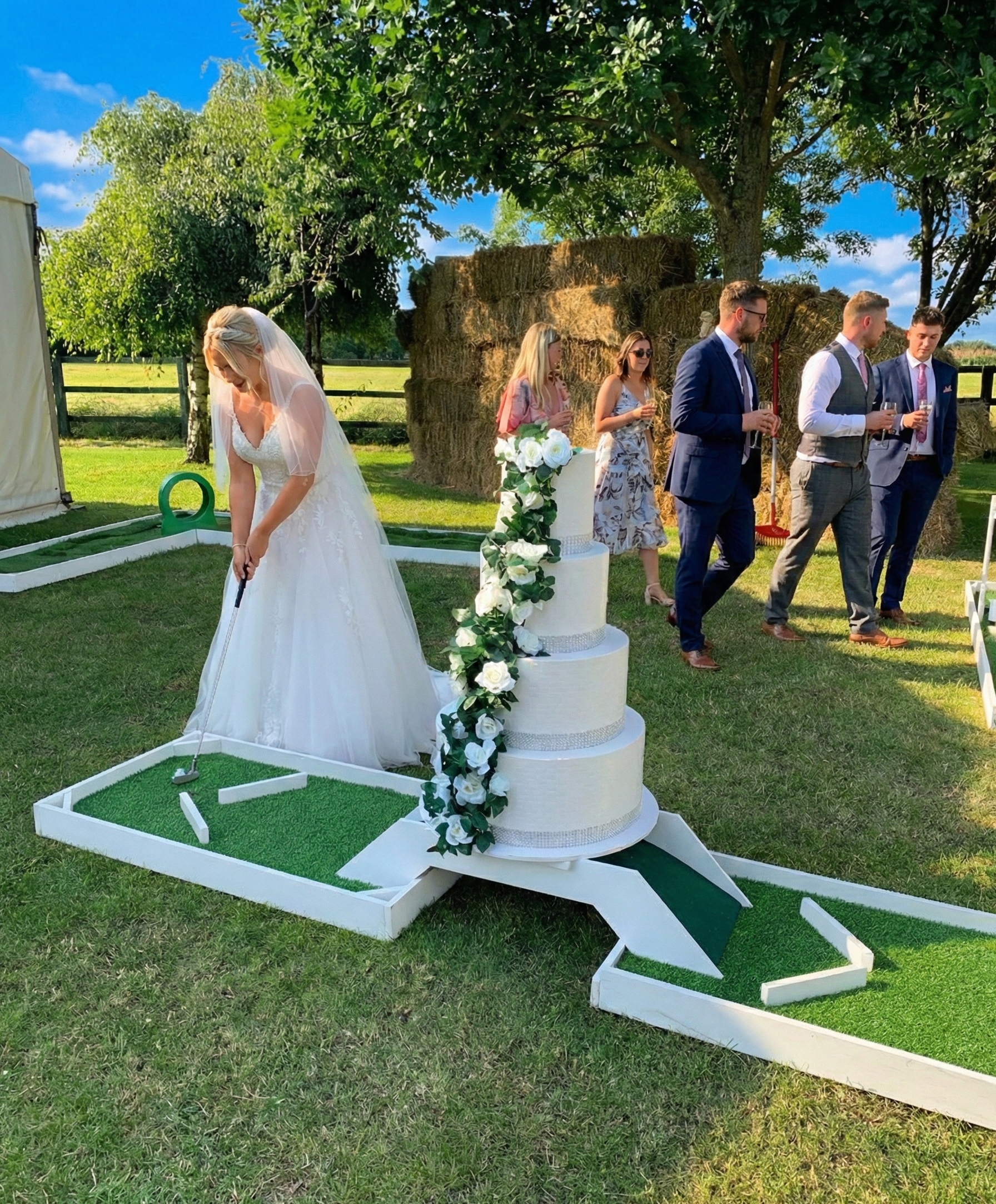 Ace Party Wedding Crazy Golf Bride Playing