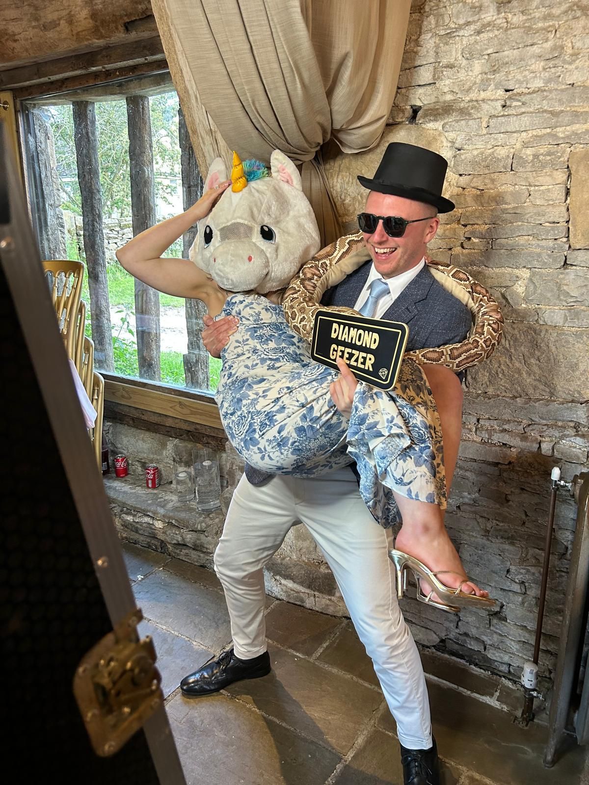 Ace Party Magic Mirror Guests