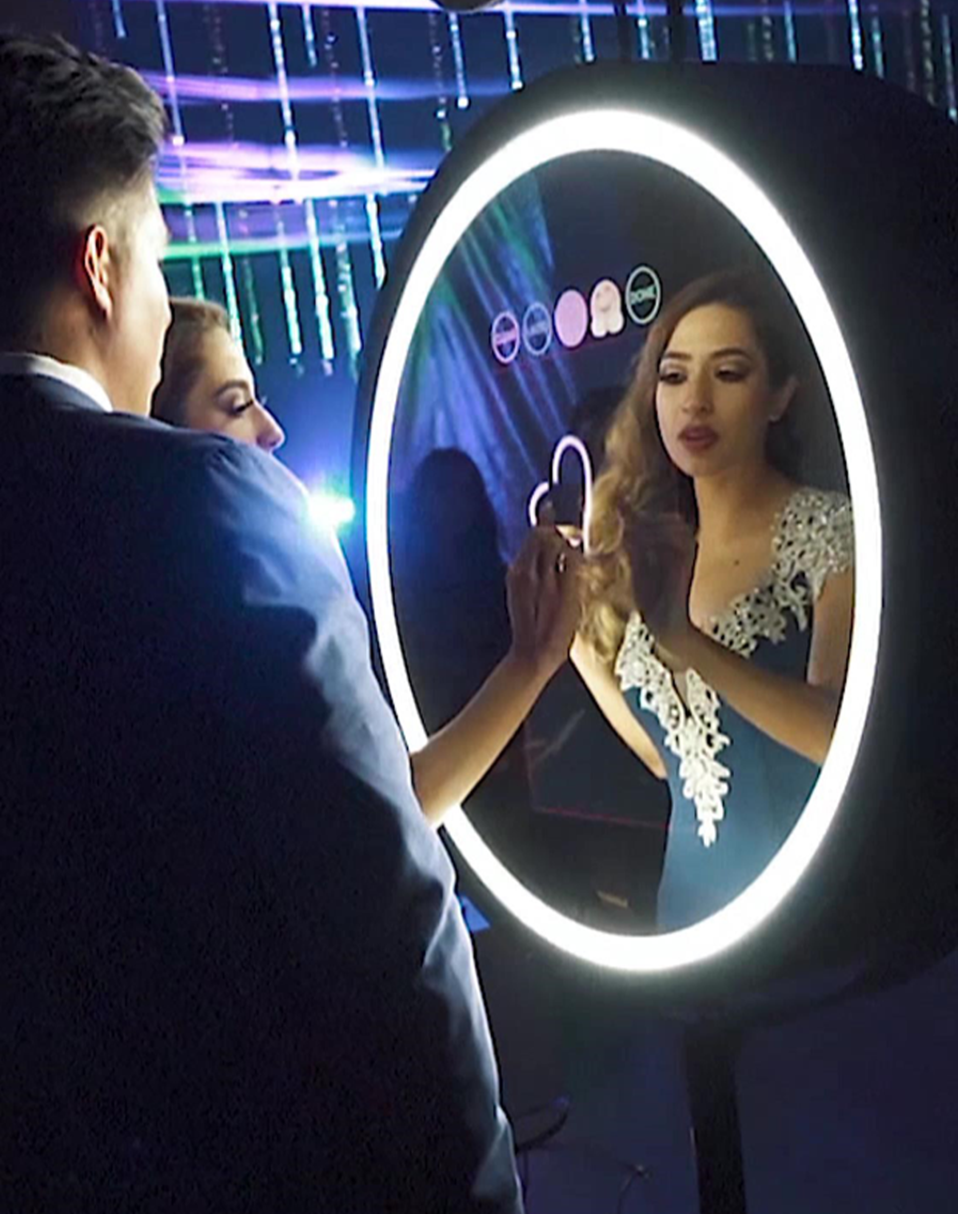 Ace Party Beauty Mirror at school event