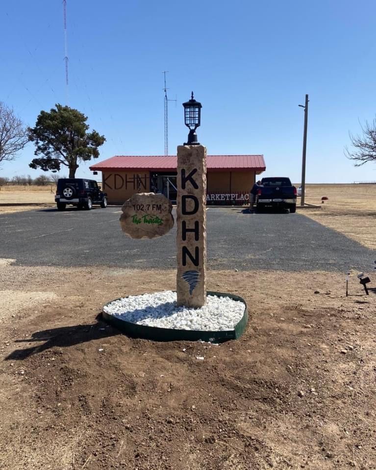 KDHN lamp post