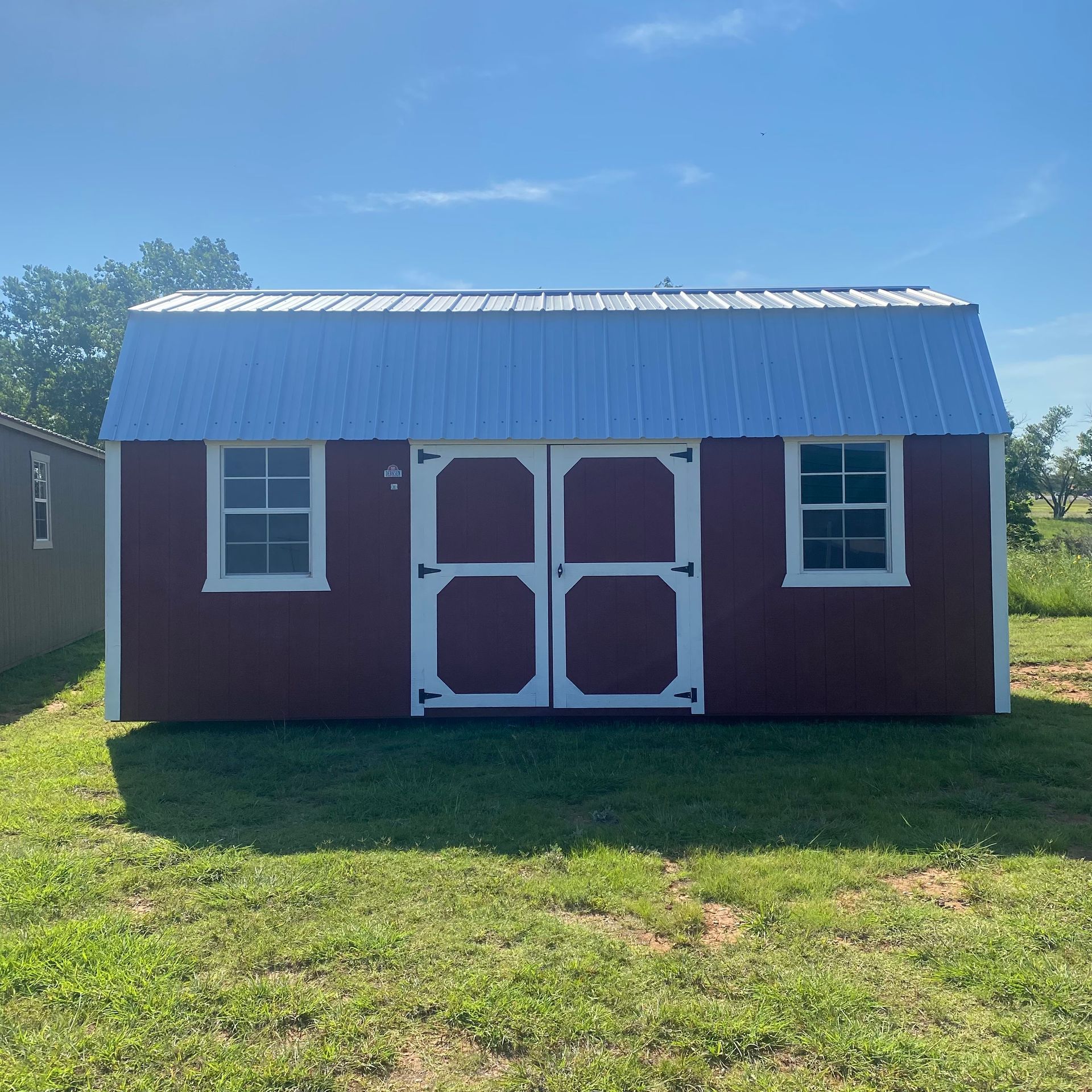 Derksen 10x20 Best Value Wood 
(Side lofted Barn)