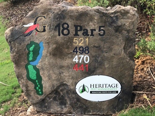 18 par 5 golf couse marker 