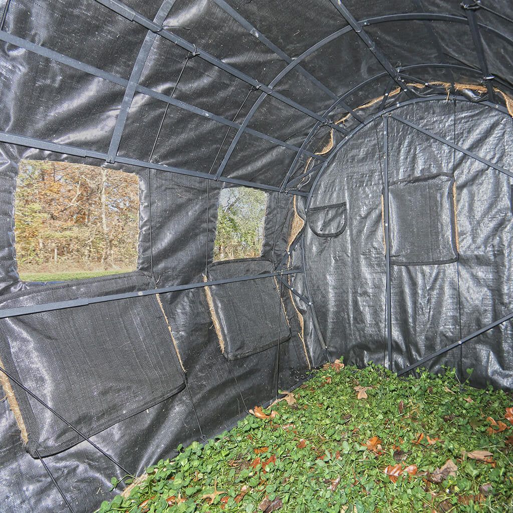 image of the inside of a outfitter bale redneck bilnd