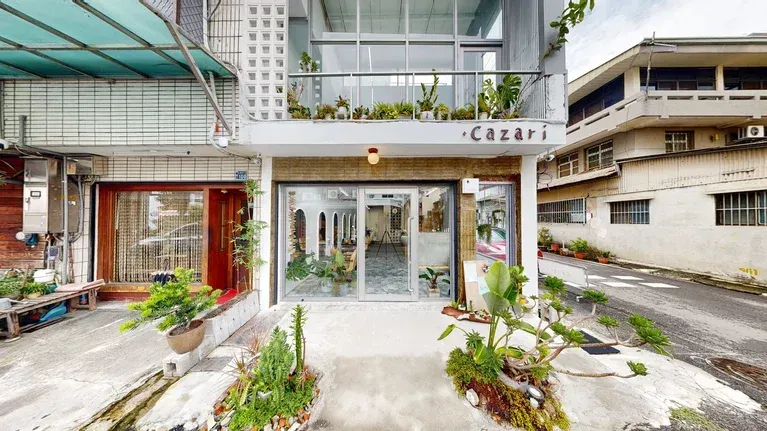 Cazari 卡扎里 台中旗艦店