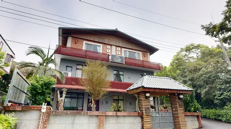小山坡屋仔
