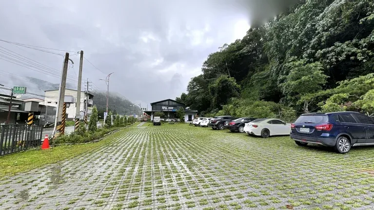 秝米歇歇亭＆冬青烘焙坊