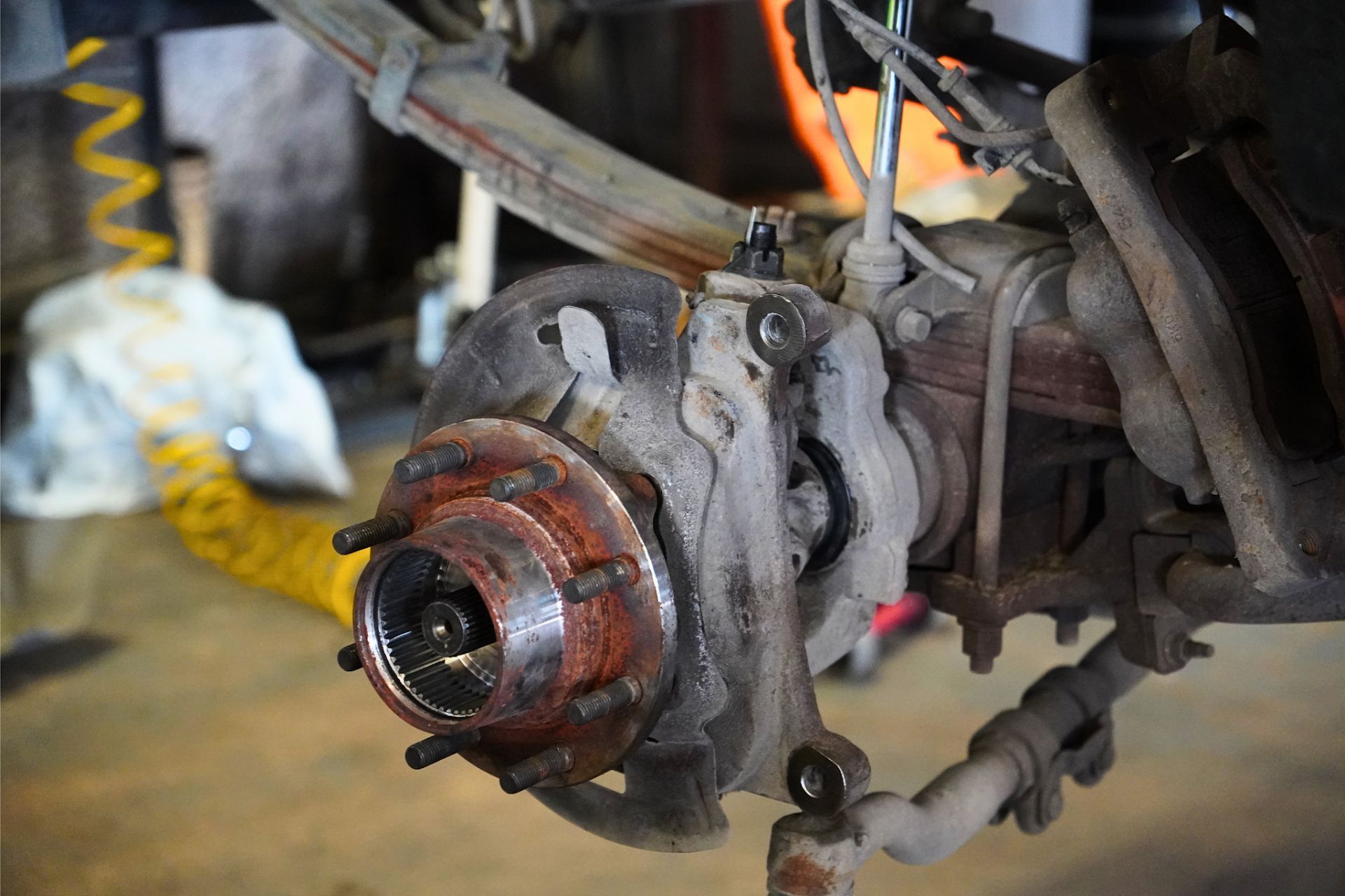 Steering And Brake Service For Truck Wheel Hub Repair | Texas Complete Truck Center