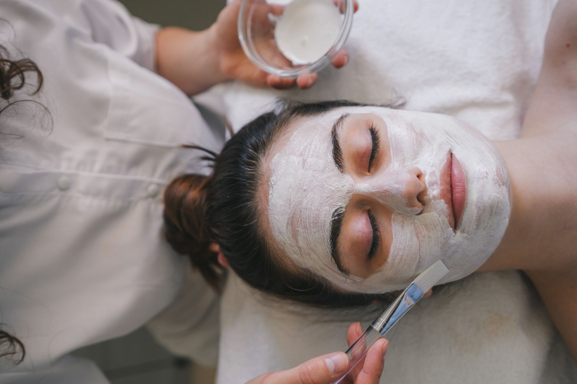How to Choose the Right Spa Facial for Your Skin Type
