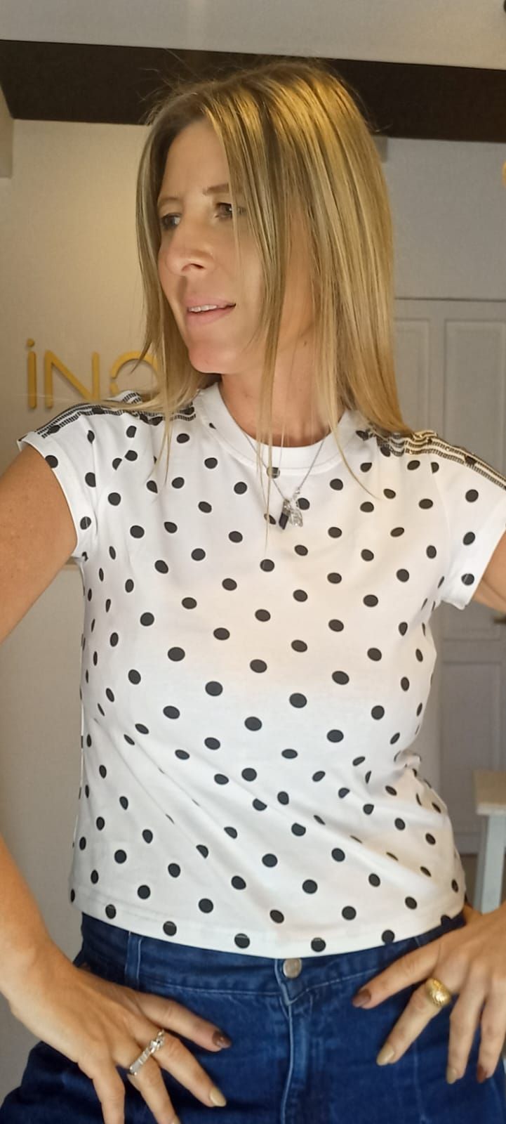 Remera de lunares