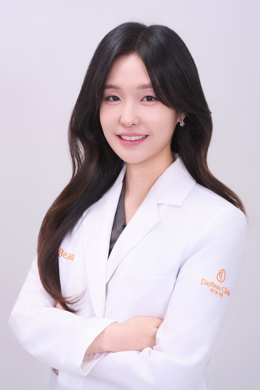 Dr. Yujin Jung