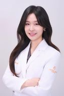 Dr. Yujin Jung, Chief Medical Director — DayBeau Clinic Gangnam