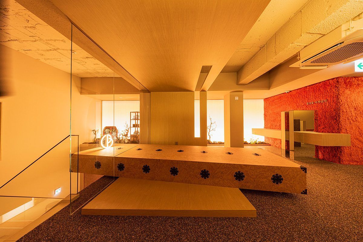 Raised wooden platform waiting area
