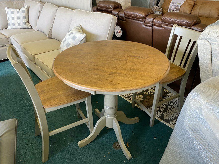 Small Round Table — Rocky Mount, NC — Viverette Furniture Inc