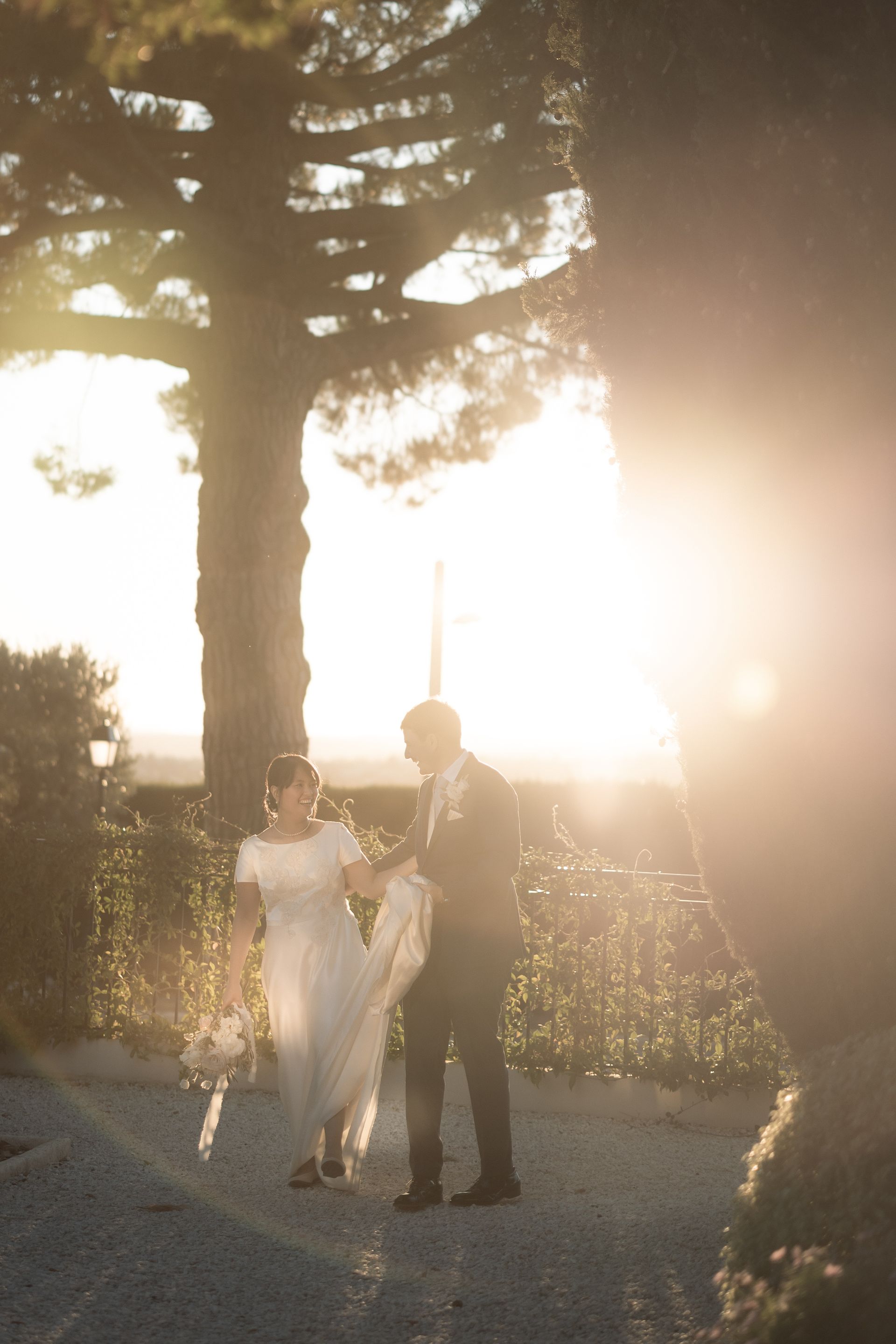 a couple photo session during sunset at Chateau Crémat