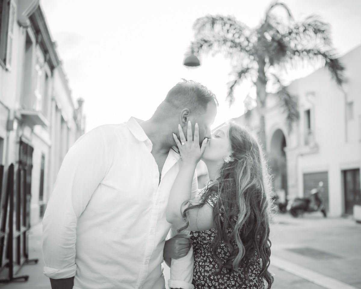 A coupe kiss during their photoshoot in Nice, France