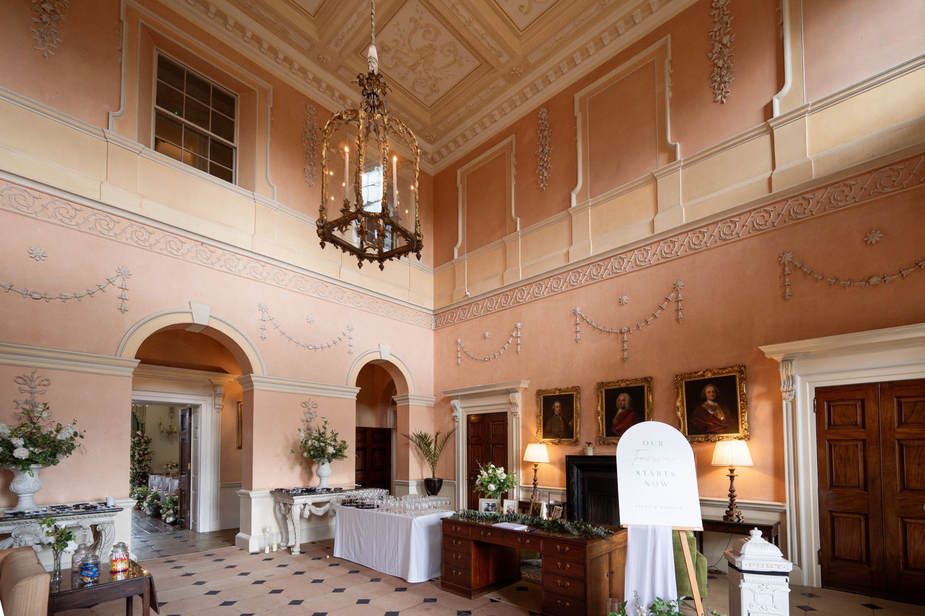 Wide shot of Kelmarsh Hall's courtyard.
