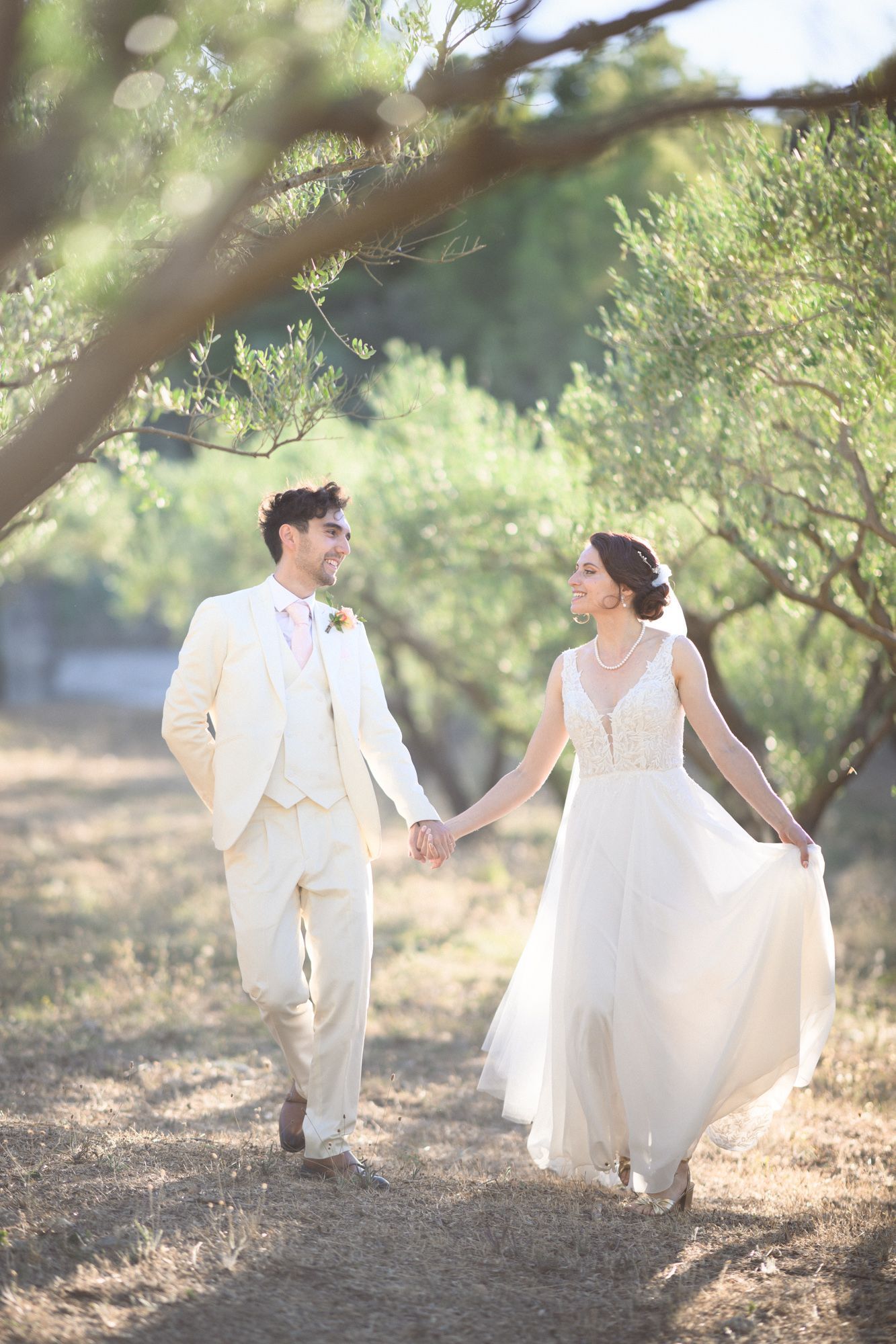 Natural and spontaneous golden hour wedding photography of a bride and groom in the south of France.
