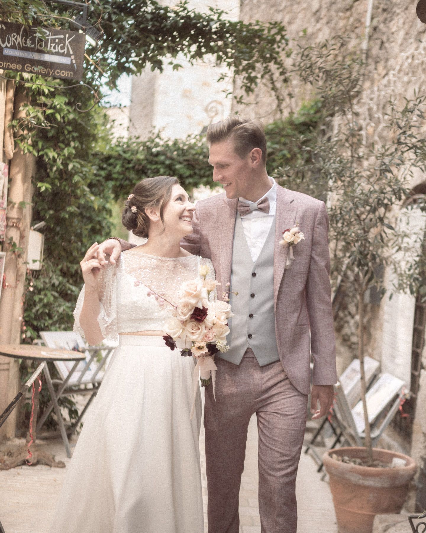 a romantic wedding day couple shoot in Mougins