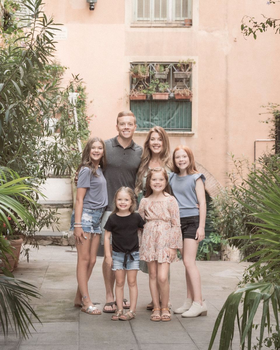 A family portrait in the streets of Nice