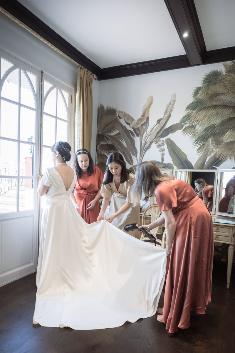 bridal prep in Chateau Cremat, wedding venue, Nice